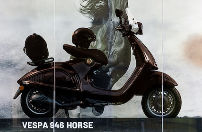 Vespa 946 Horse