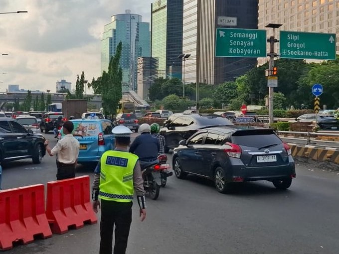 Kantong parkir hari buruh