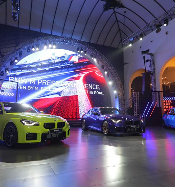 BMW M meluncur
