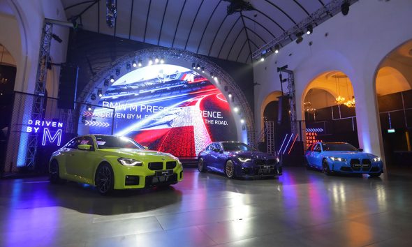 BMW M meluncur