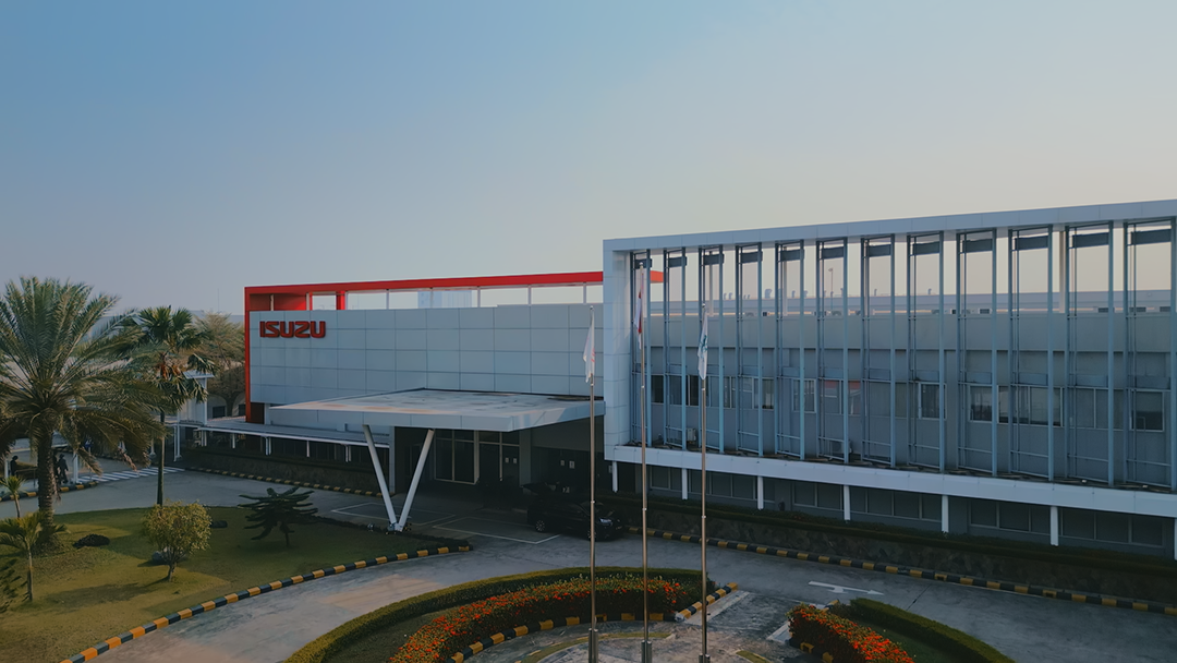 Isuzu Indonesia catat sejarah baru dengan produksi 300.000 unit