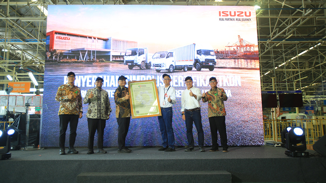 Isuzu Indonesia catat sejarah baru dengan produksi 300.000 unit