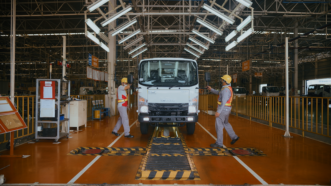 Isuzu Indonesia catat sejarah baru dengan produksi 300.000 unit