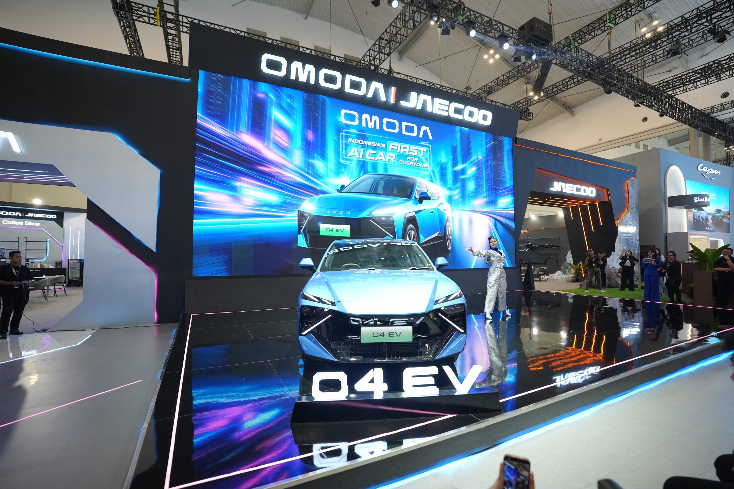 Omoda O4
