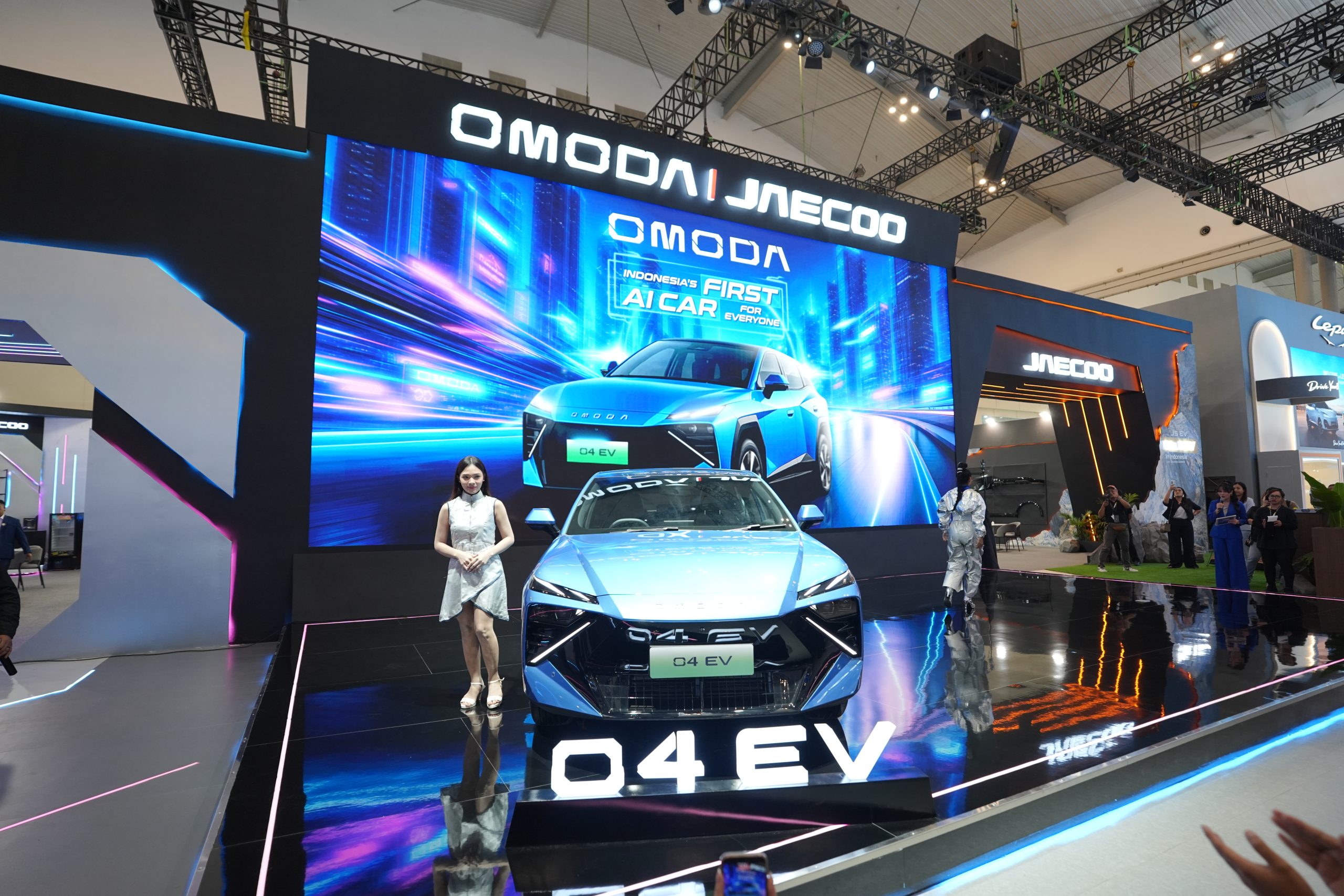 Omoda O4