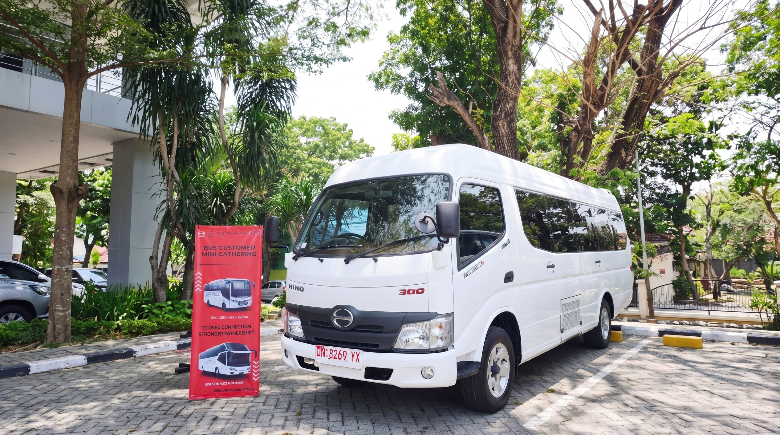 Hino Bidik Pasar Bus Sulawesi Tengah