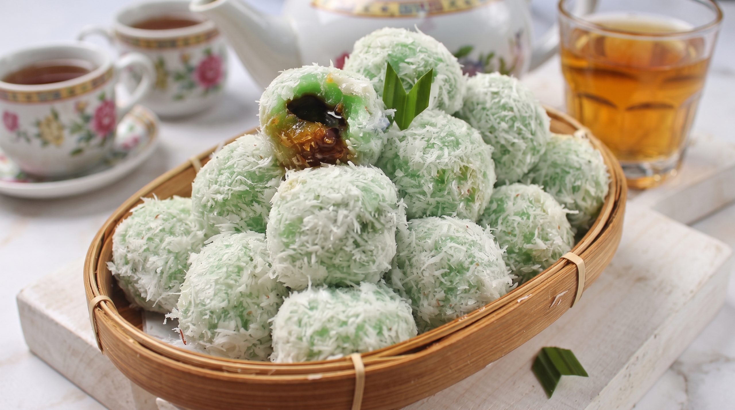 Jajanan berbahan dasar kelapa