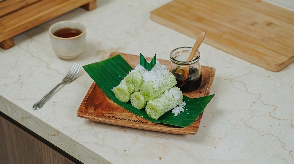 Jajanan berbahan dasar kelapa