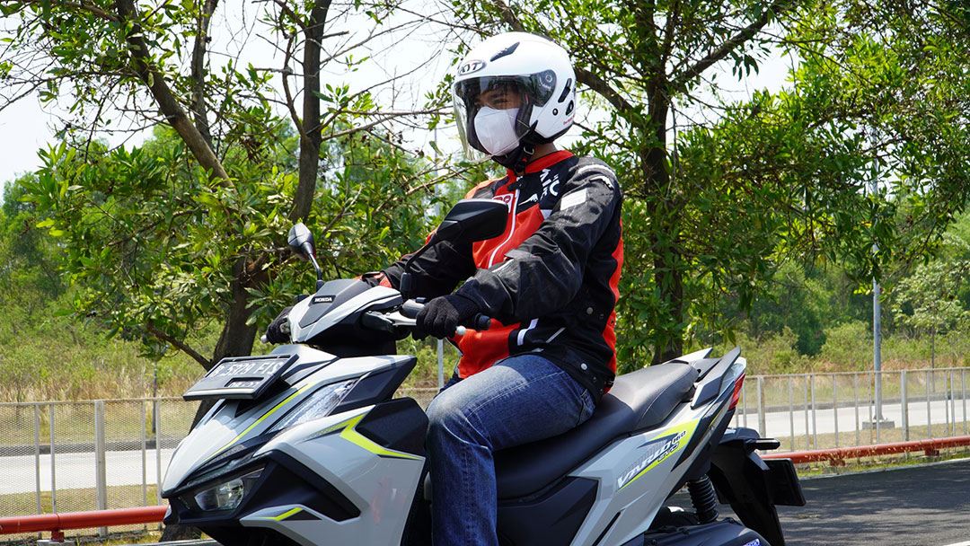 Riding Saat Hujan Abu Vulkanik