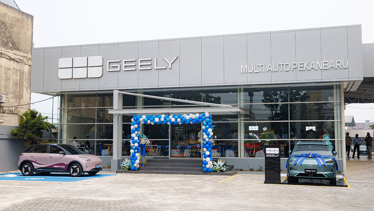 Geely Buka Dealer Baru di Pekanbaru