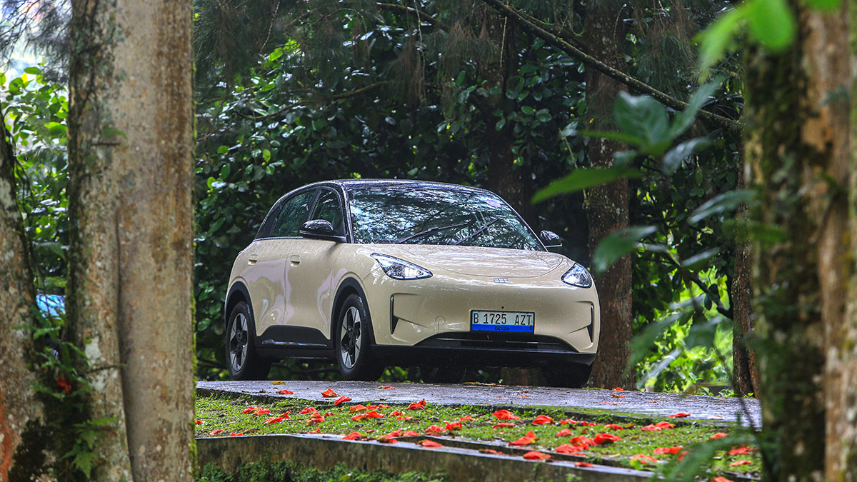 Geely EX2