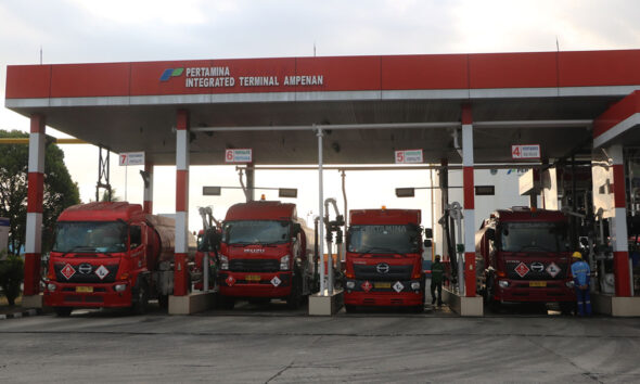 Truk tangki pertamina